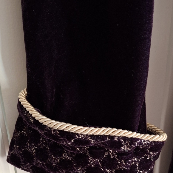 Luxurious Purple Velvet Robe - Picture 2 of 3
